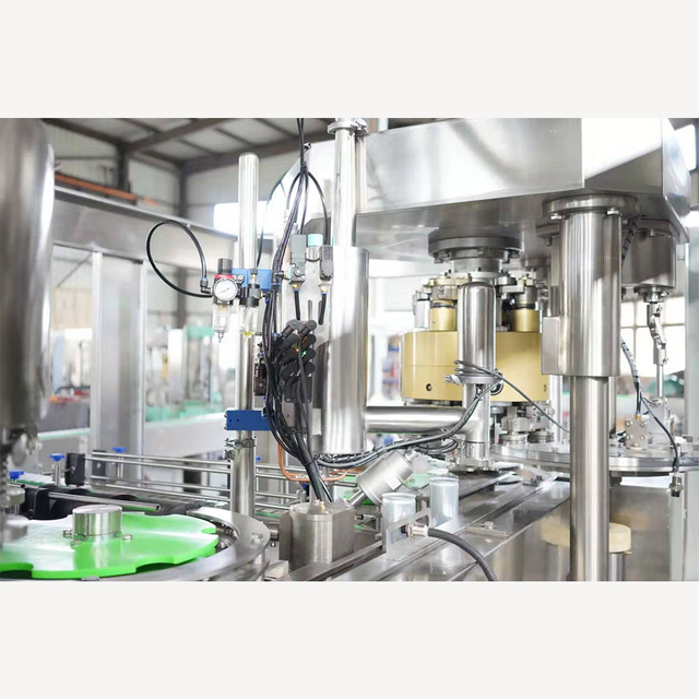 Máquina de llenado y sellado de latas de jugo 2 en 1 (GCF18-4)