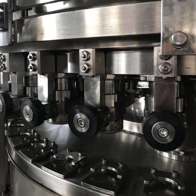 Máquina automática de sellado de conservas de cerveza artesanal (GDF18-4)